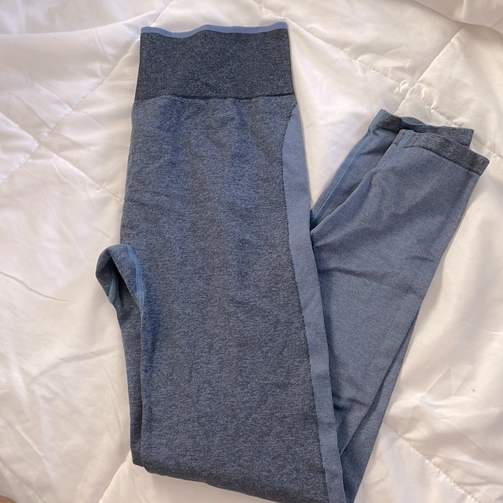 PINK workout leggings!